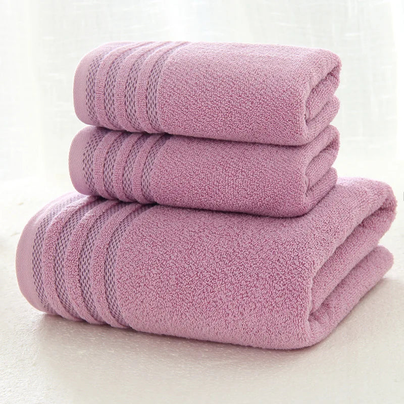 Hanging quick-dry bath towel in deep purple color.
