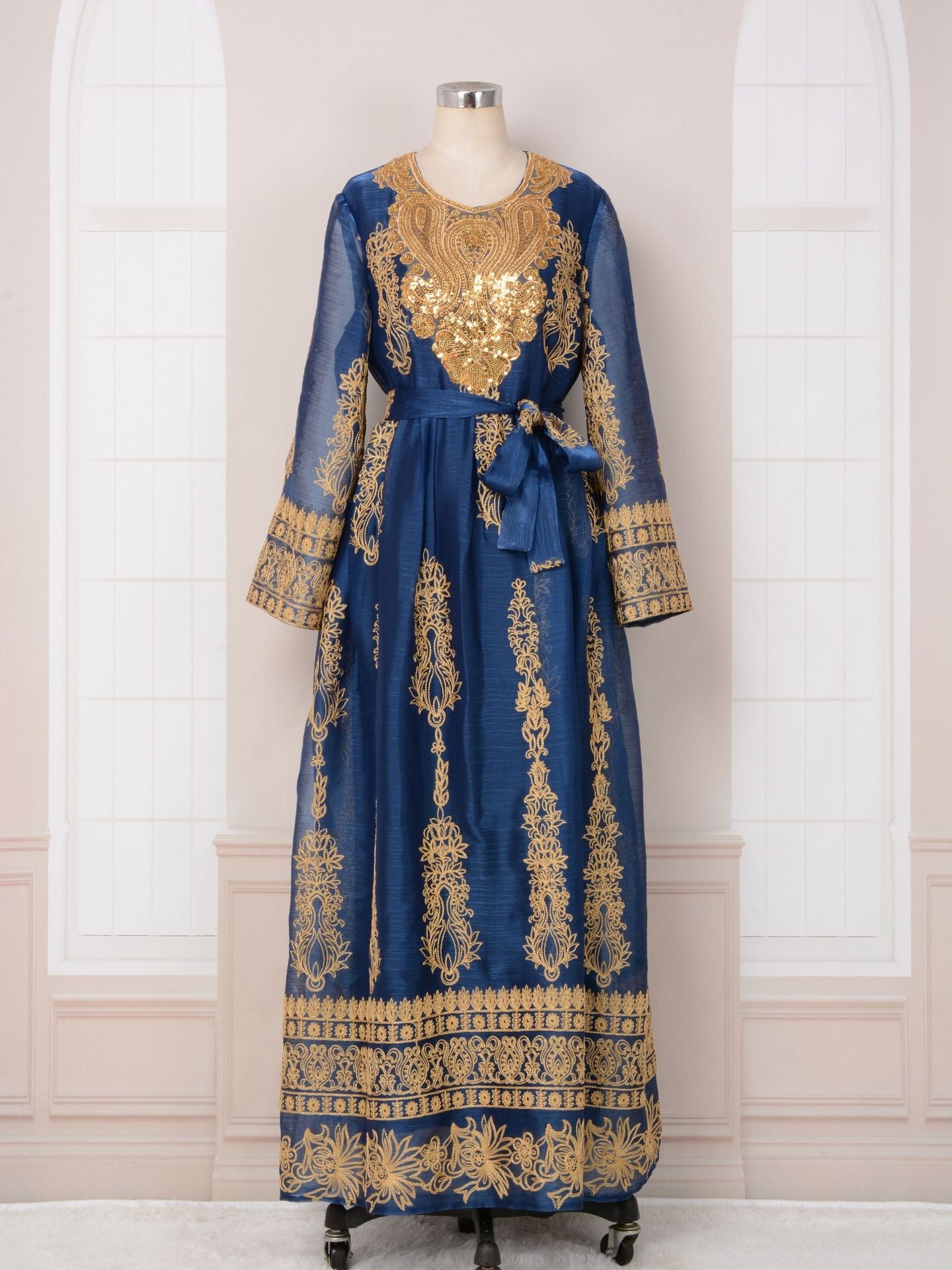 Muslim robe women's new embroidered flower shaped round neck large hem long dress - Classyfashion24.com